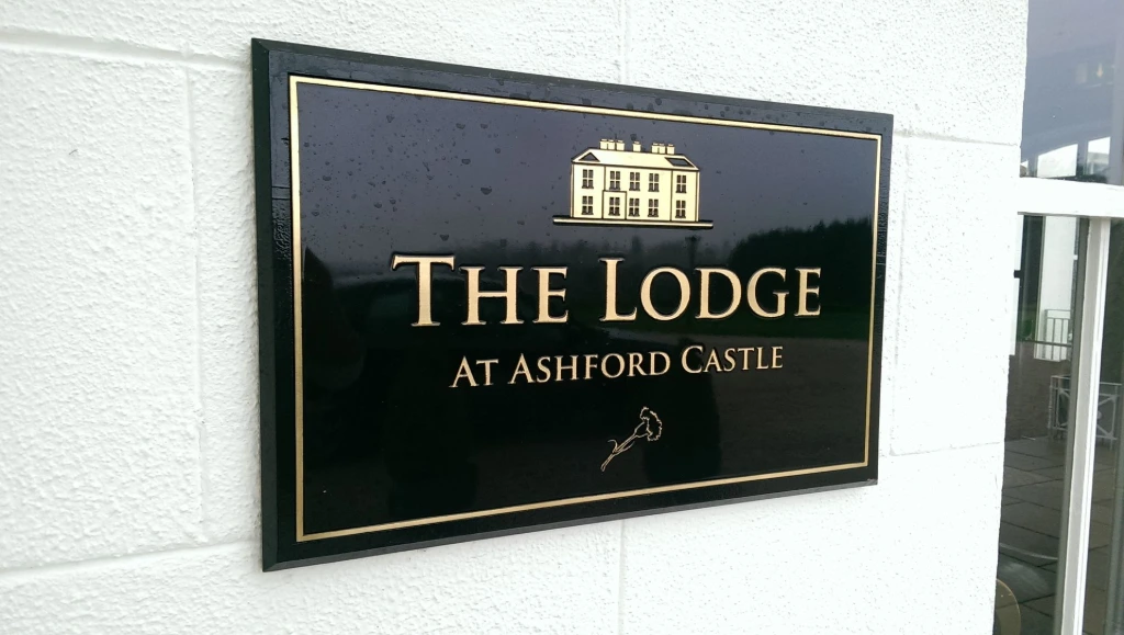 Wall-mounted etched plaque